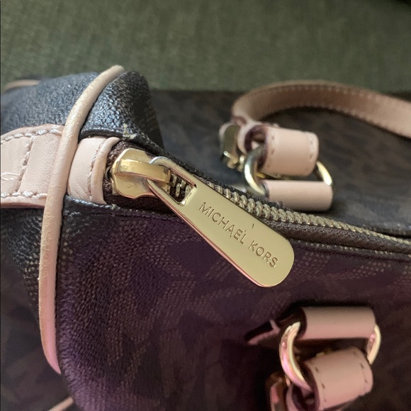 Michael Kors Grayson Satchel - Picture 12 of 16